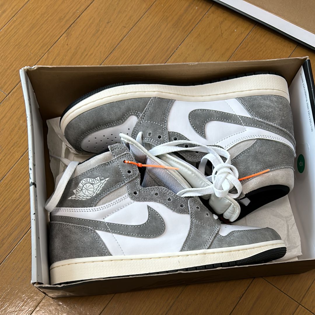 Nike Air Jordan 1 Retro High OG "Black and Smoke Grey"