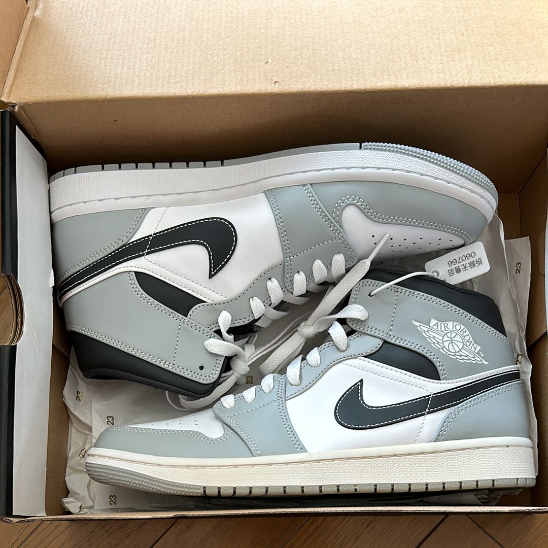 Nike Air Jordan 1 Mid "Grey White/Anthracite"