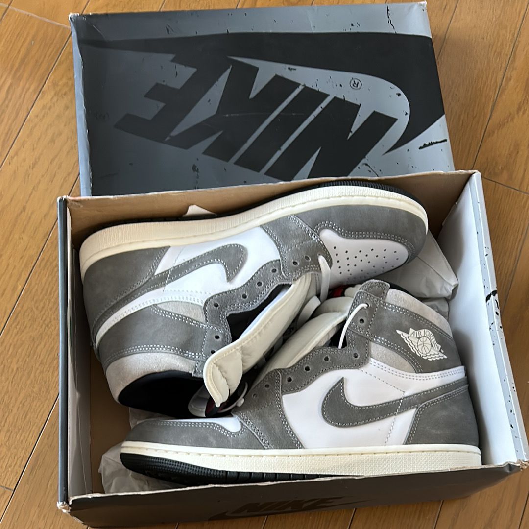 Nike Air Jordan 1 Retro High OG "Black and Smoke Grey"