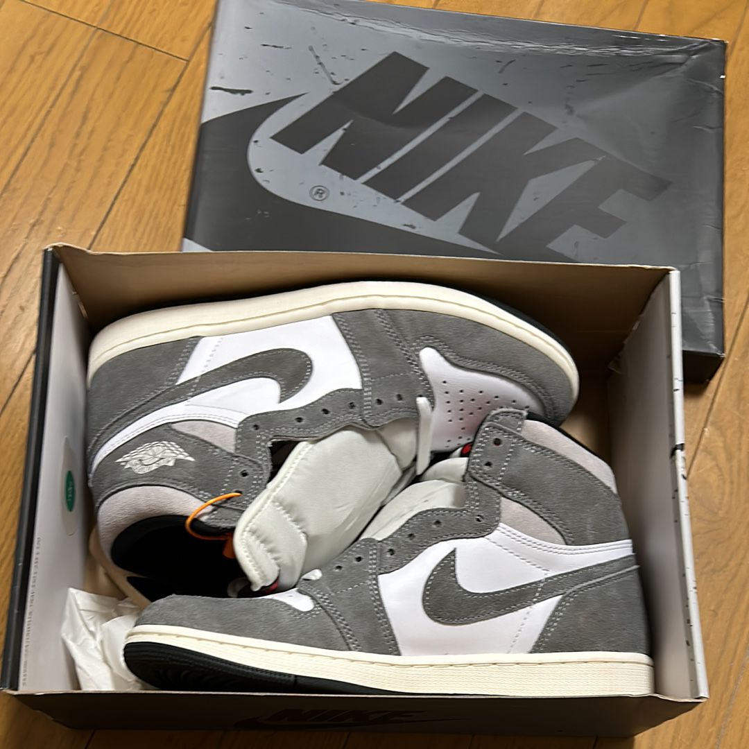 Nike Air Jordan 1 Retro High OG "Black and Smoke Grey"