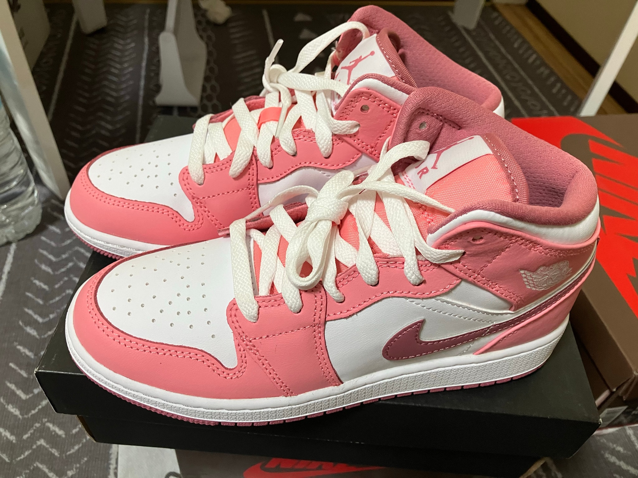 Nike GS Air Jordan 1 Mid "Coral Chalk/White/Desert Berry"
