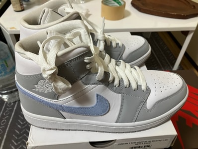 Nike Women's Air Jordan 1 Mid "Wolf Grey"