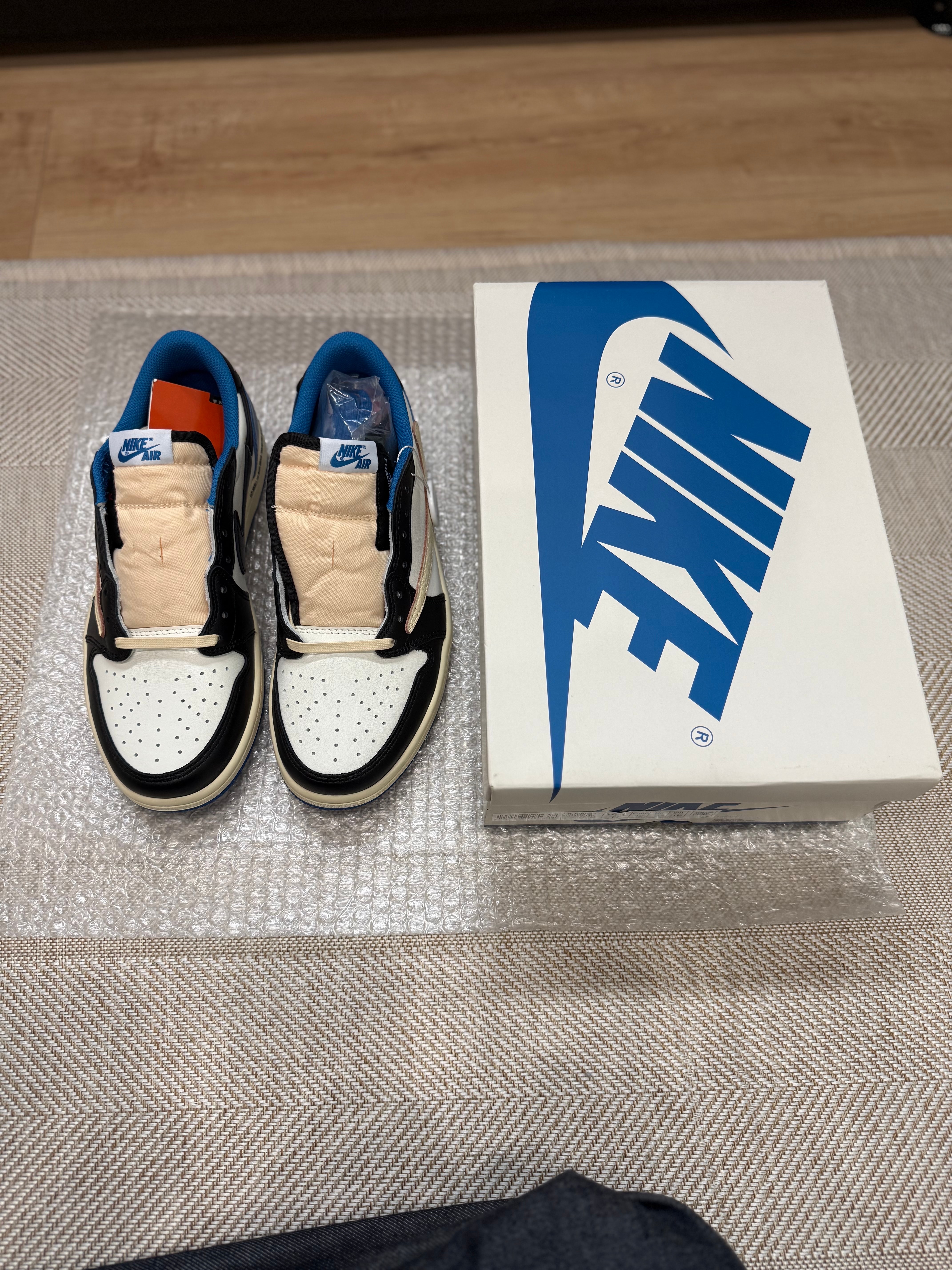 トラヴィススコット × フラグメントデザイン × ナイキ エアジョーダン1 ロー OG SP "ミリタリー ブルー"