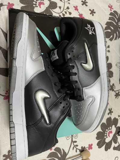 Supreme × Nike Dunk Low "Metallic Silver/Black"