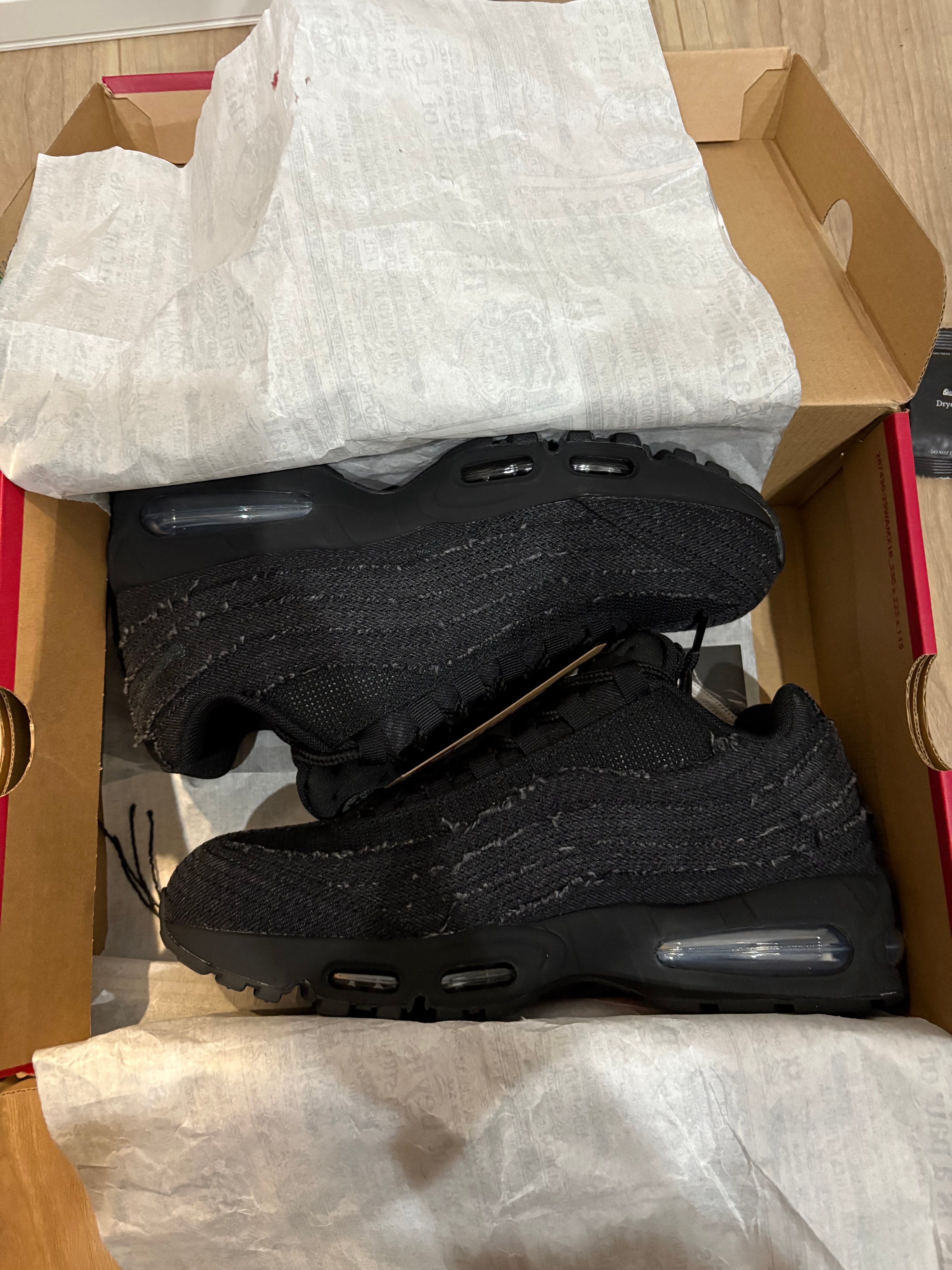 Levi's × Nike Air Max 95 OG "Denim Black"