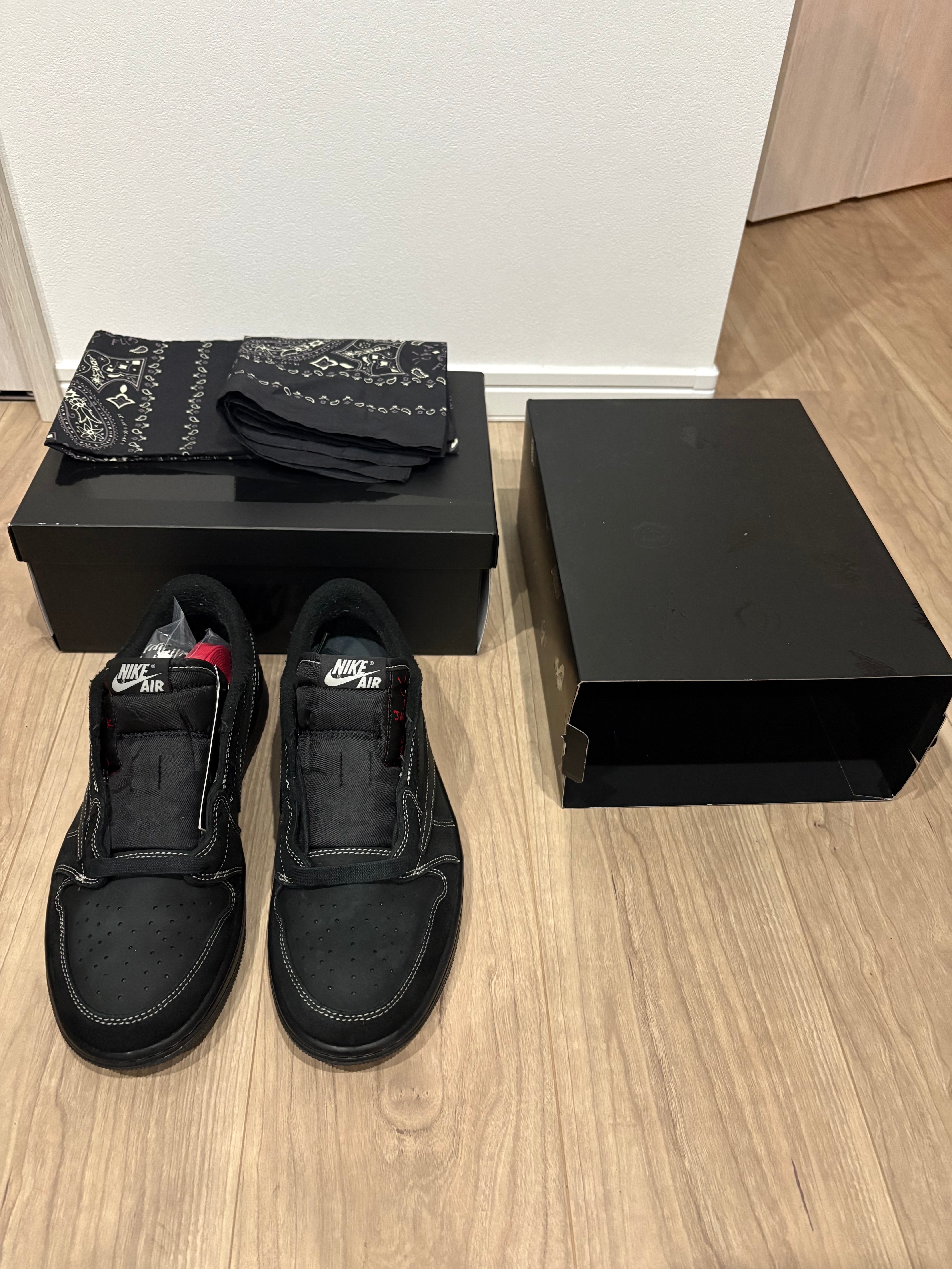 Travis Scott × Nike Air Jordan 1 Low OG SP "Black Phantom"