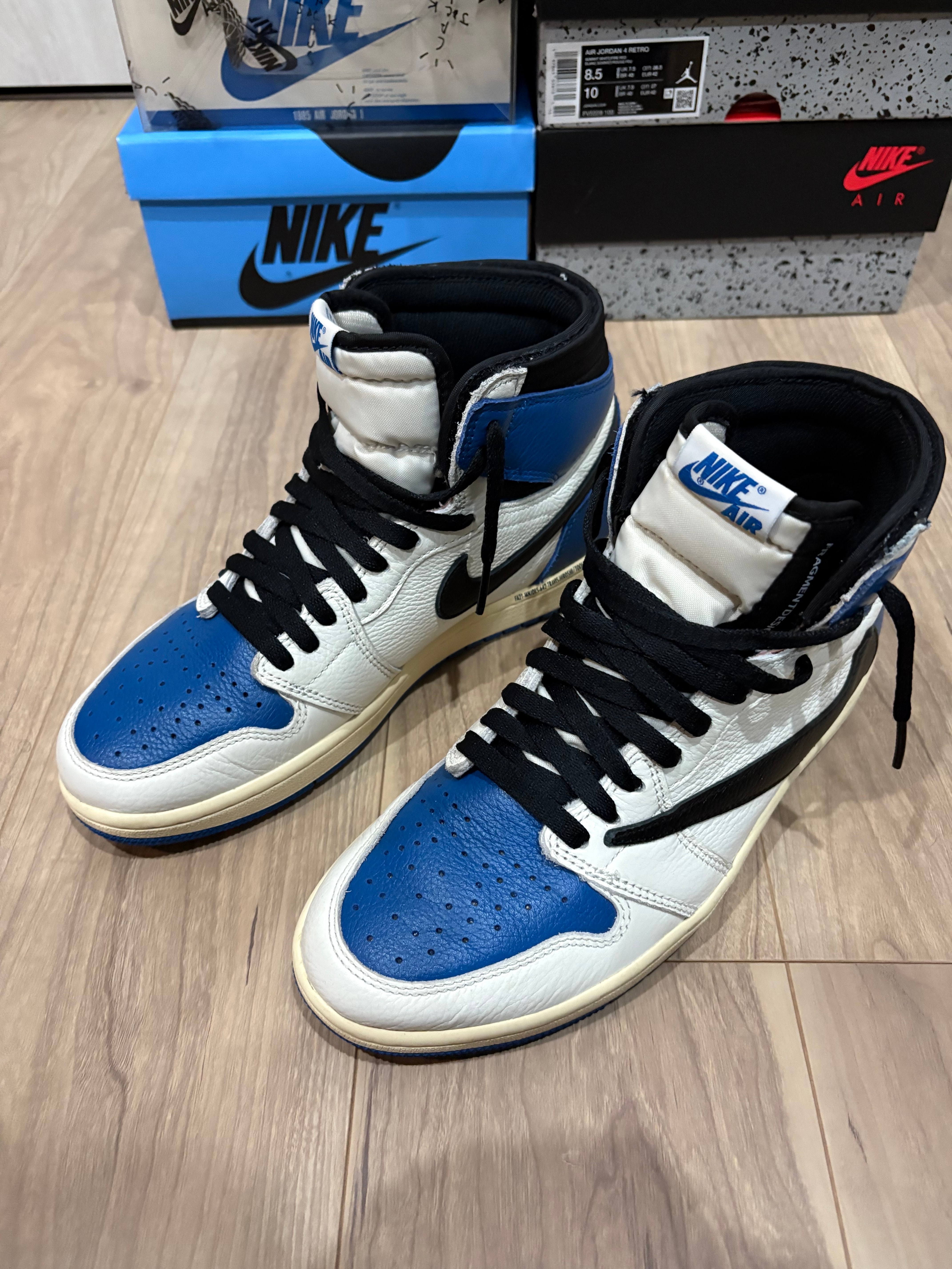 トラヴィススコット × フラグメントデザイン × ナイキ エアジョーダン1 レトロ ハイ OG SP "ミリタリーブルー"