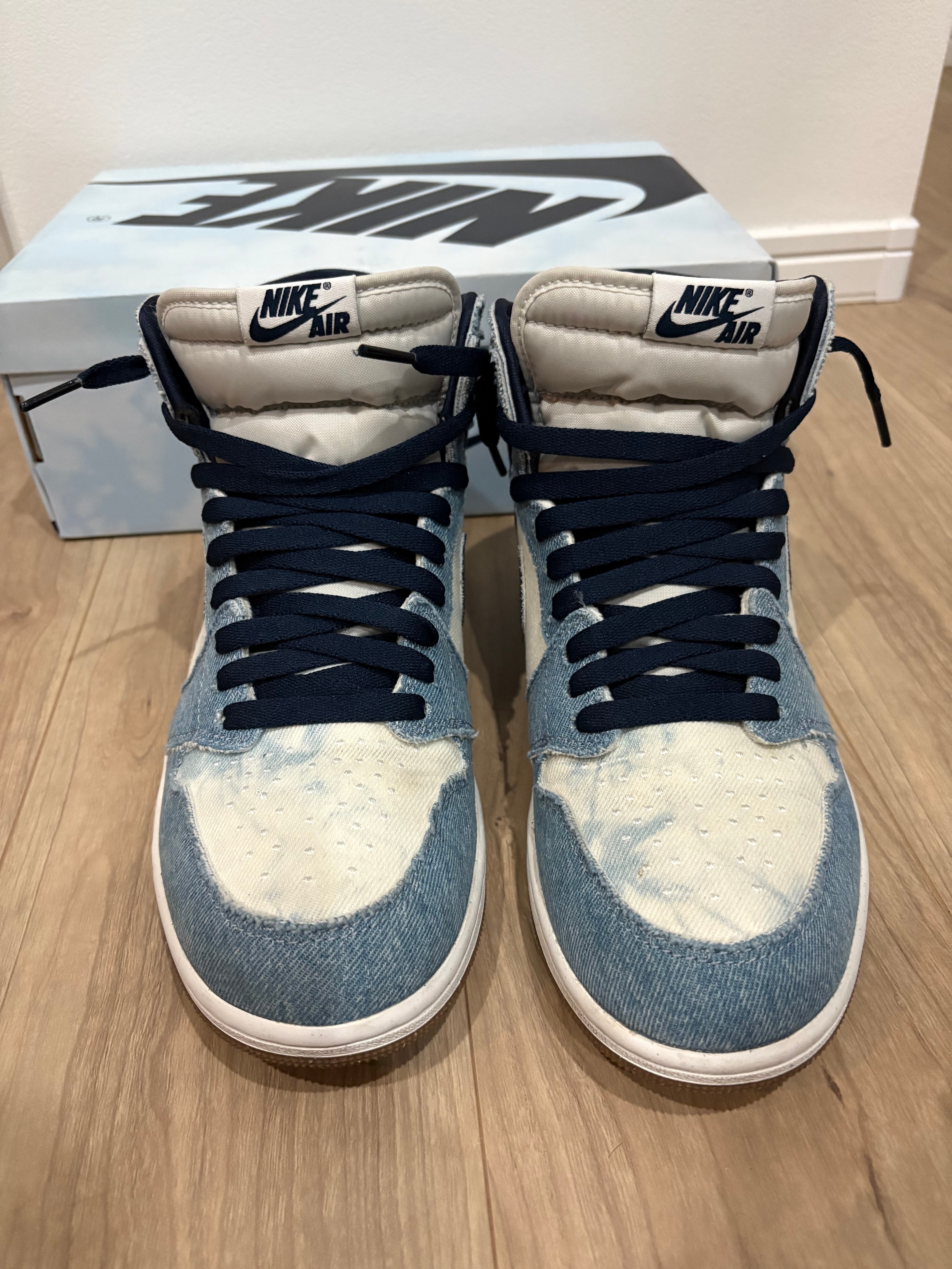 Nike Air Jordan 1 Retro High OG "Denim"