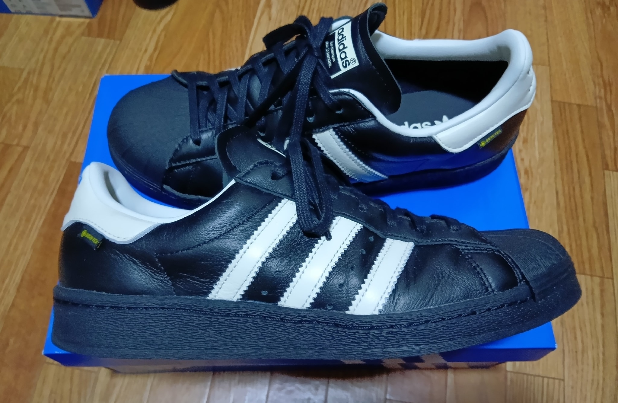 adidas Superstar 82 GORE-TEX "Core Black/Off White"