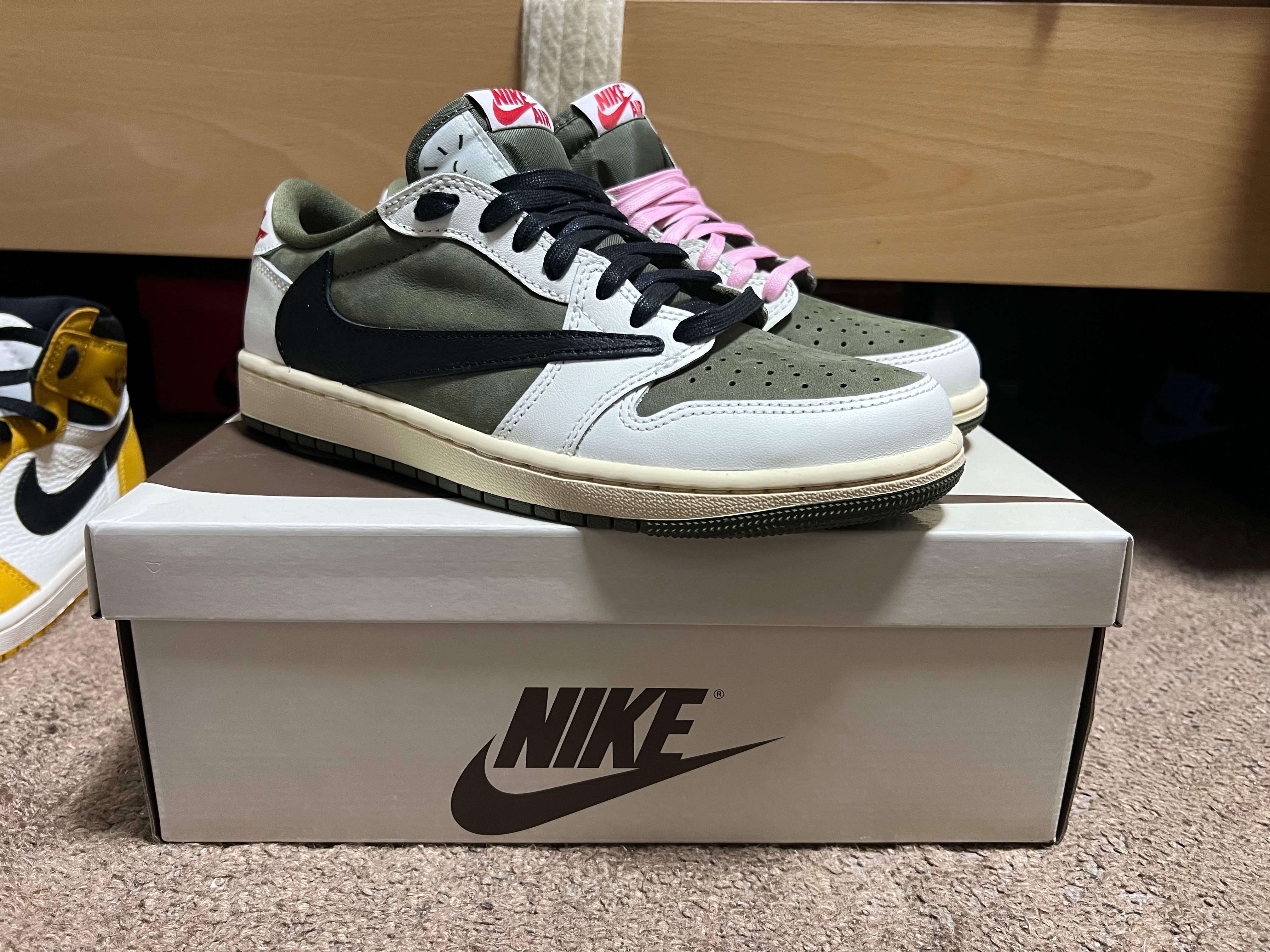 トラヴィススコット × ナイキ エアジョーダン1 ロー OG SP "リバースオリーブ"