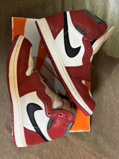 Nike Air Jordan 1 High OG "Lost & Found/Chicago"