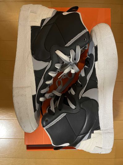 sacai × NIKE BLAZER MID "BLACK/WOLF GREY/WHITE"