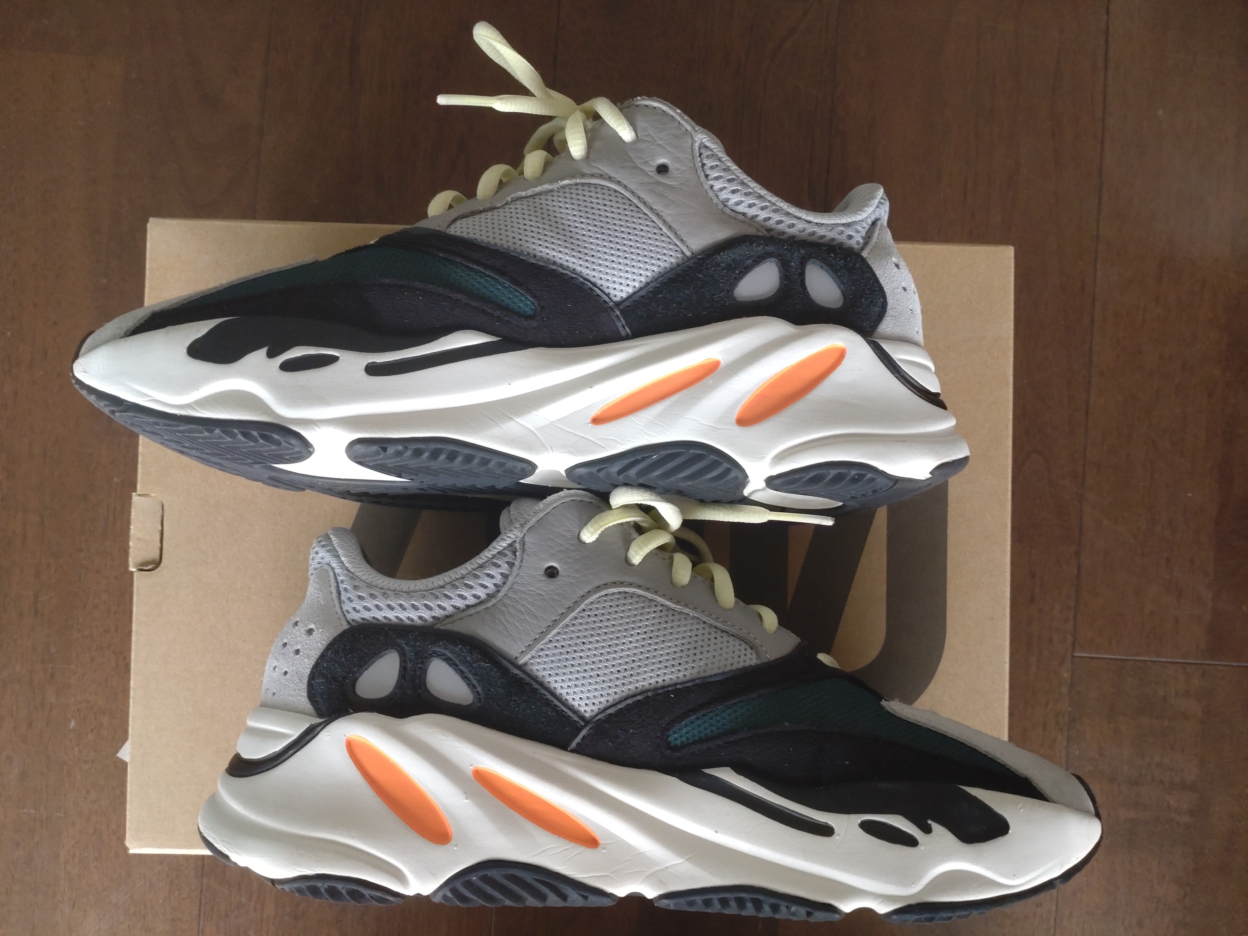 adidas YEEZY Boost 700 "Wave Runner"