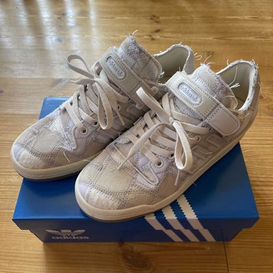 RECOUTURE × atmos × adidas Forum Low SH "White Tint"