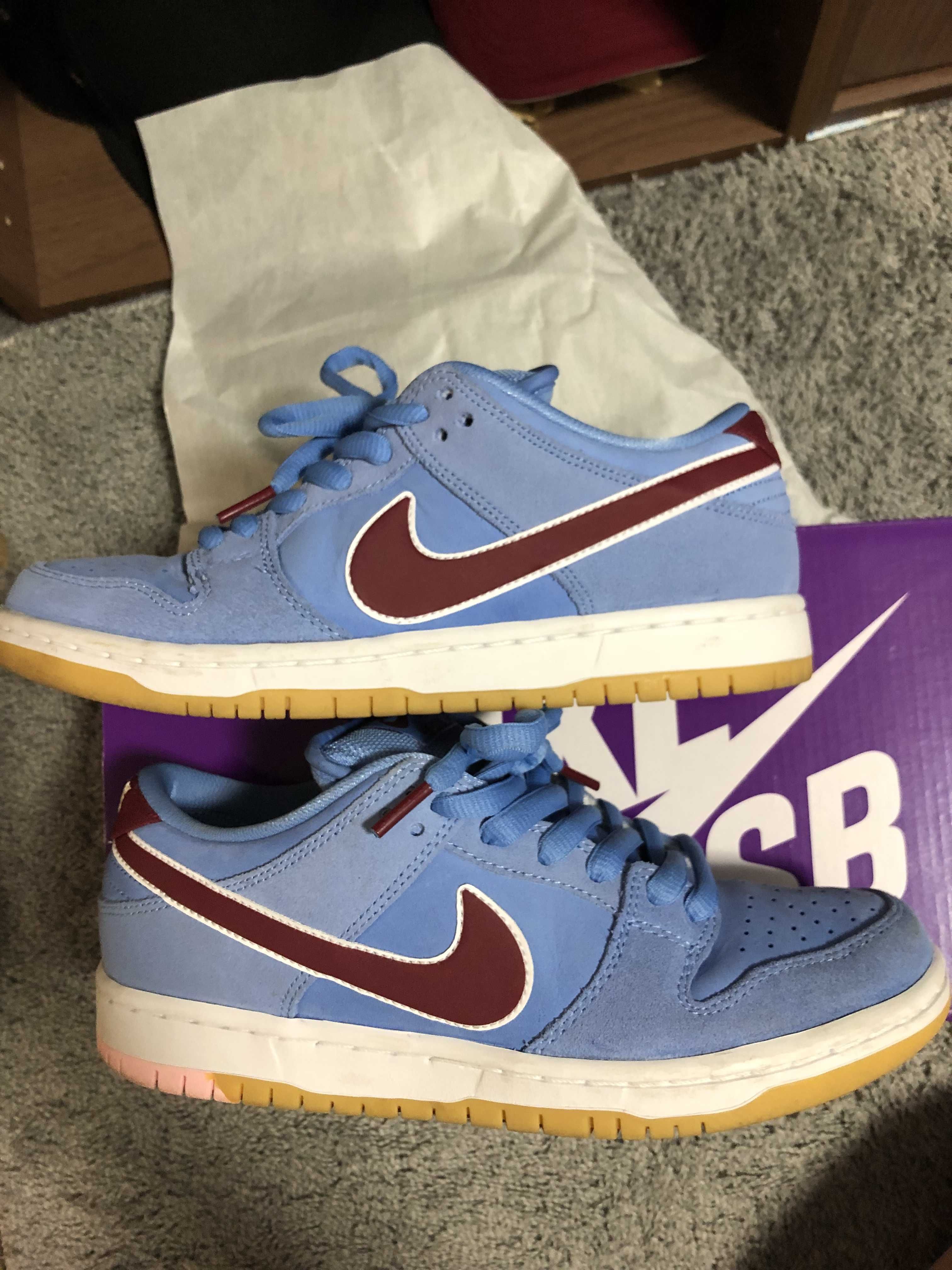 Nike SB Dunk Low Pro "Philadelphia Phillies/Valor Blue and Team Maroon"