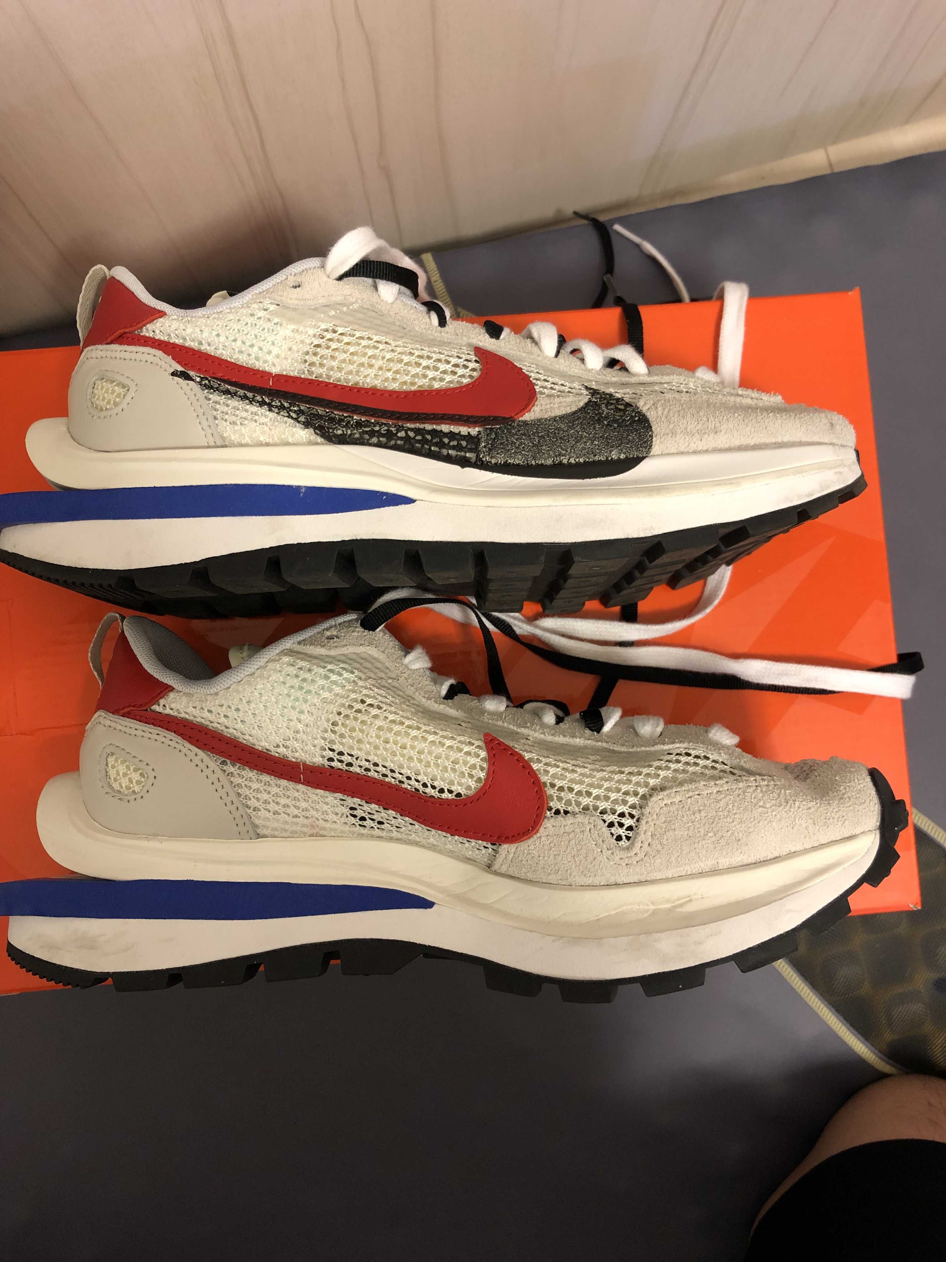 sacai × Nike Vapor Waffle "Royal Fuchsia"