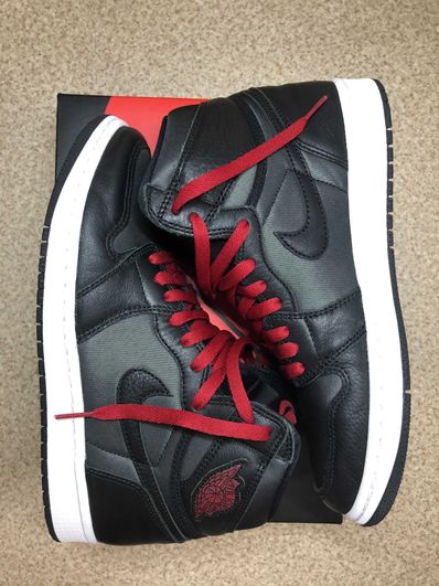 Nike Air Jordan 1 Retro High OG "Black/Metallic Silver/Gym Red"