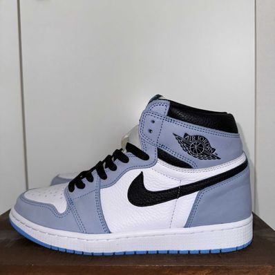 Nike Air Jordan 1 High OG "University Blue"