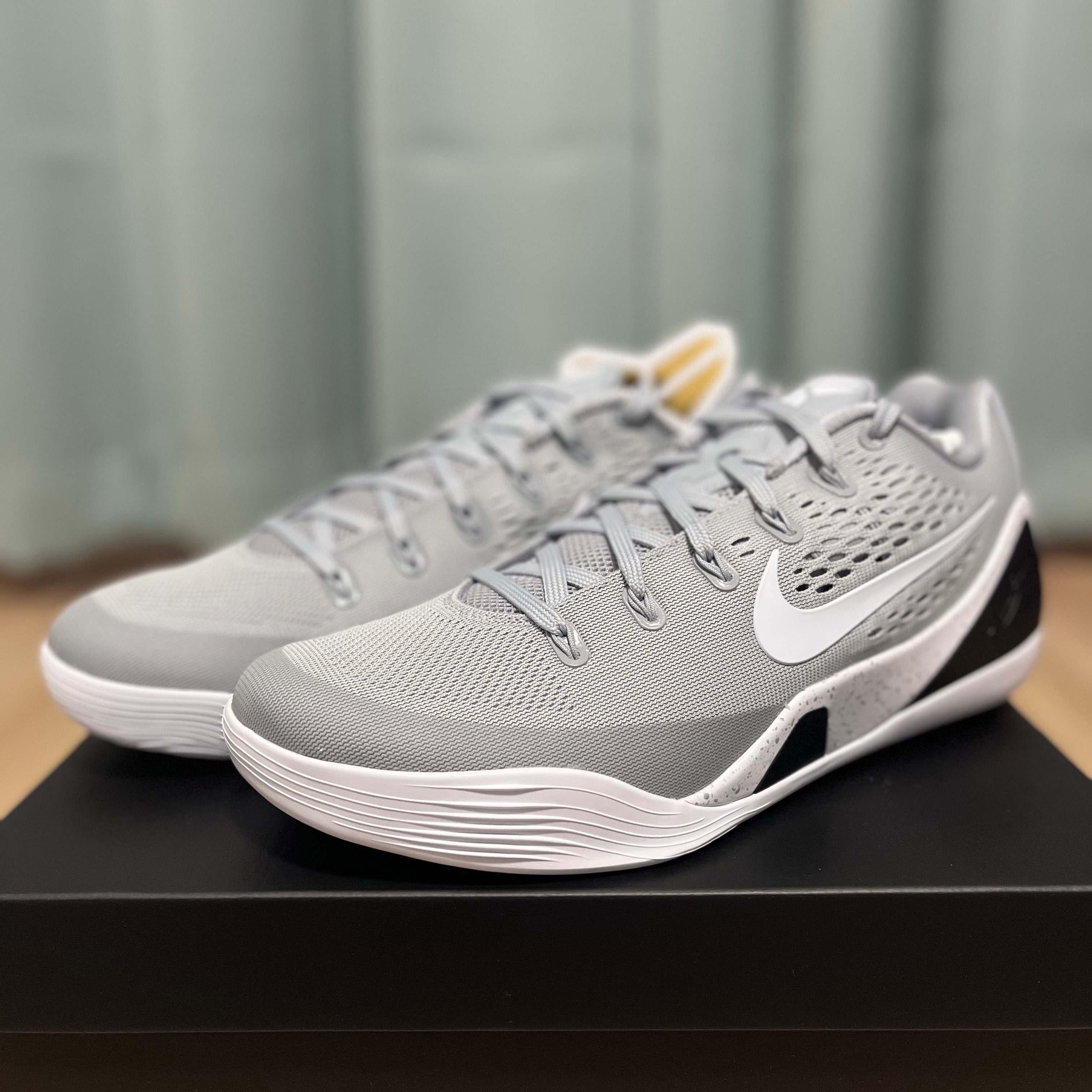 ナイキ コービー9 エリート ロー EM プロトロ "ウルフグレー/ホワイト"