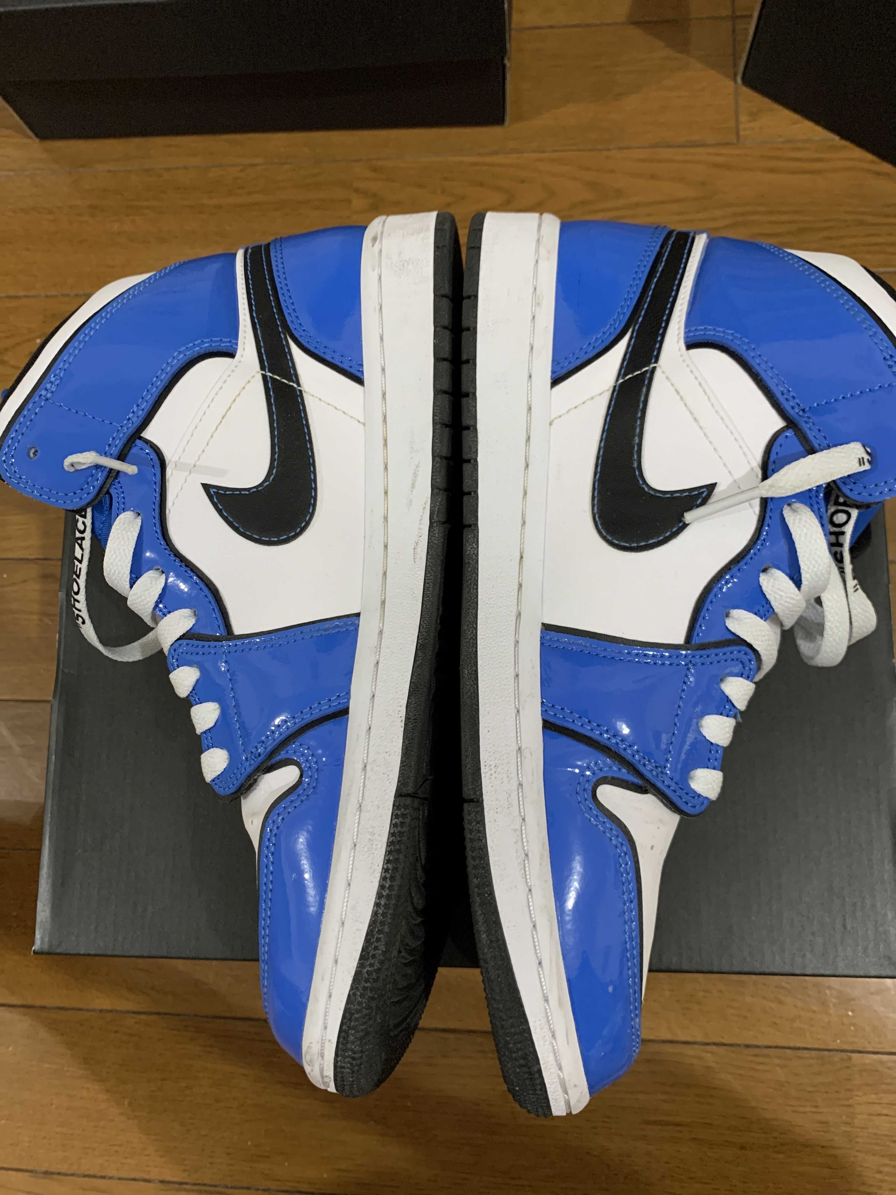 Nike Air Jordan 1 Mid SE "Signal Blue"