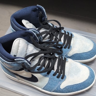 Nike Air Jordan 1 Retro High OG "Denim"