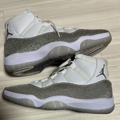 NIKE Women's AIR JORDAN 11 "METALLIC SILVER"