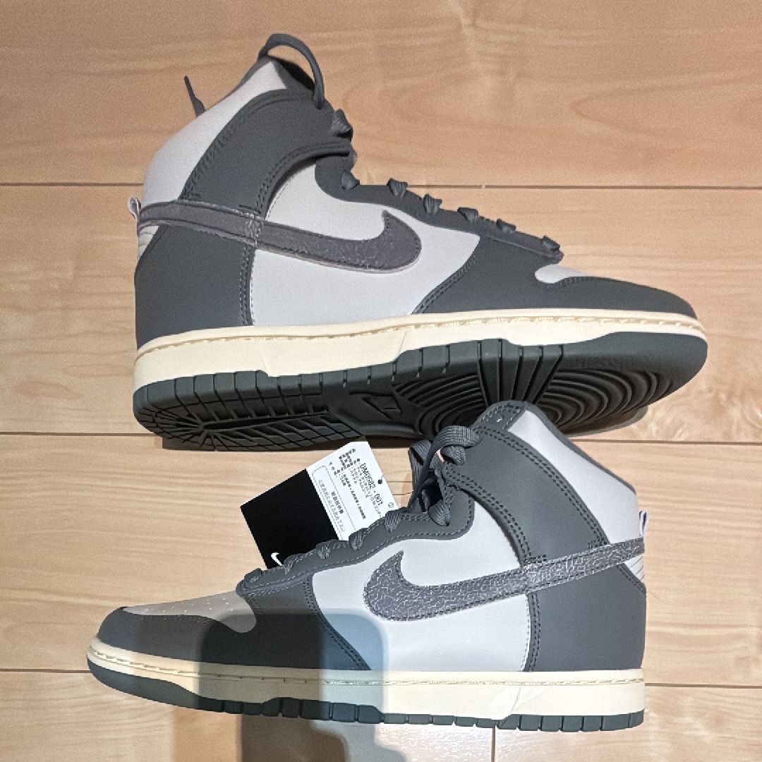 Nike Dunk High Retro SE Vintage "Light Bone and Tumbled Grey"