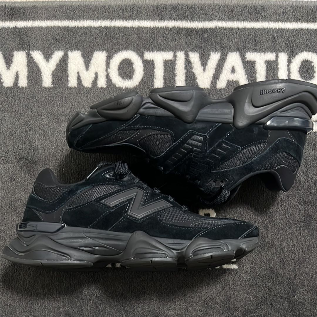 New Balance 9060 "Triple Black"