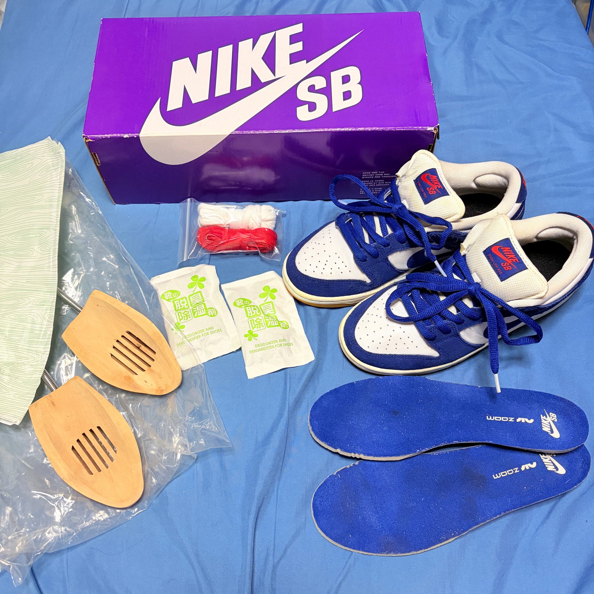 Nike SB Dunk Low "Los Angeles Dodgers/Deep Royal Blue"