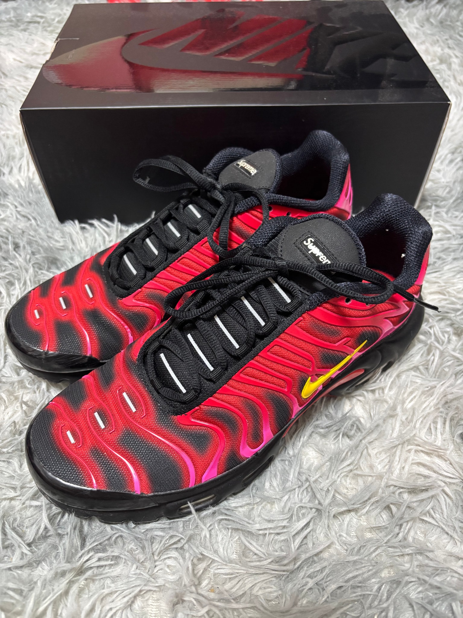 Supreme × Nike Air Max Plus "Hyper Grape"