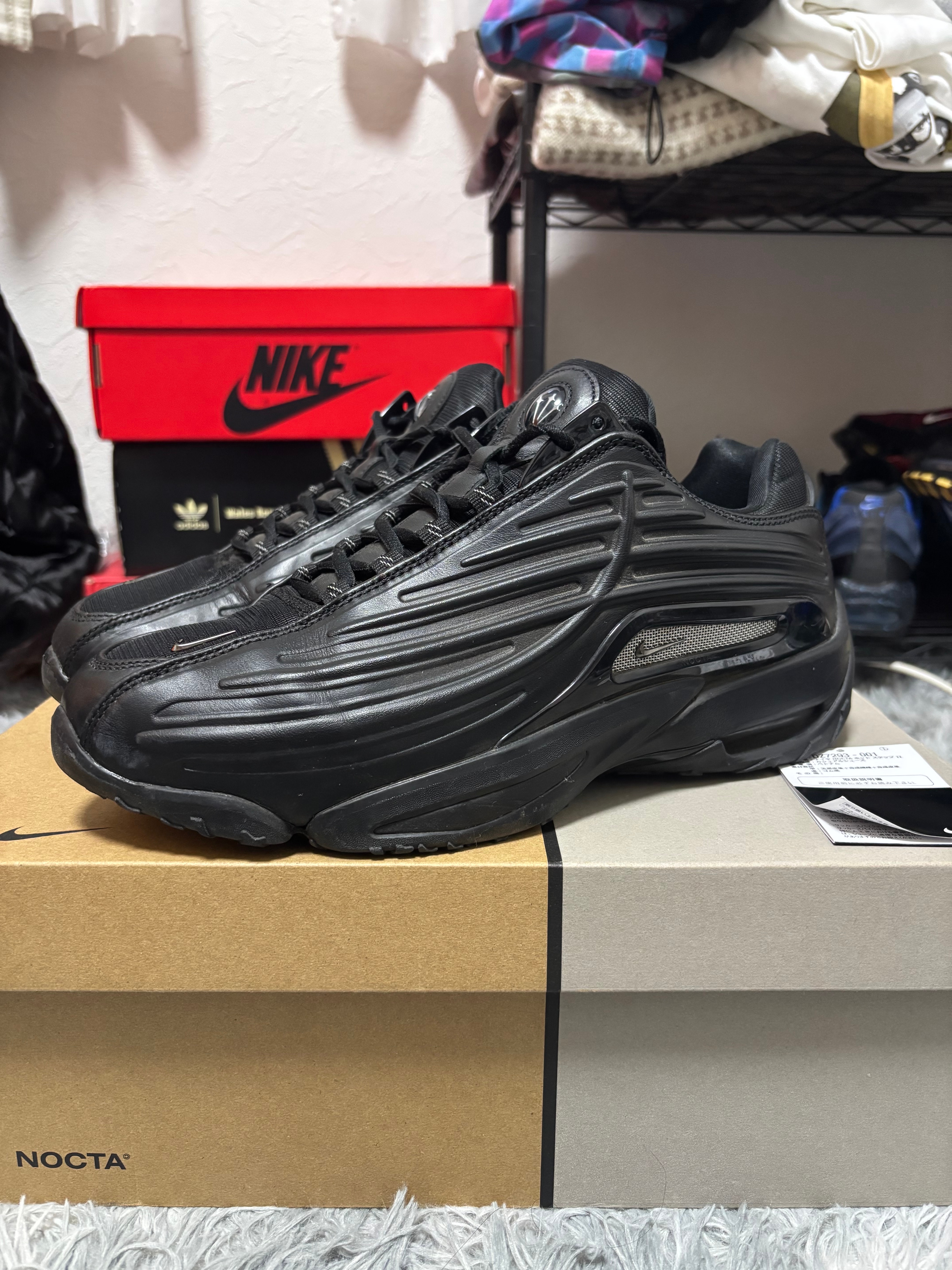 ドレイク ノクタ × ナイキ ホットステップ2 "ブラック/ガンメタル"