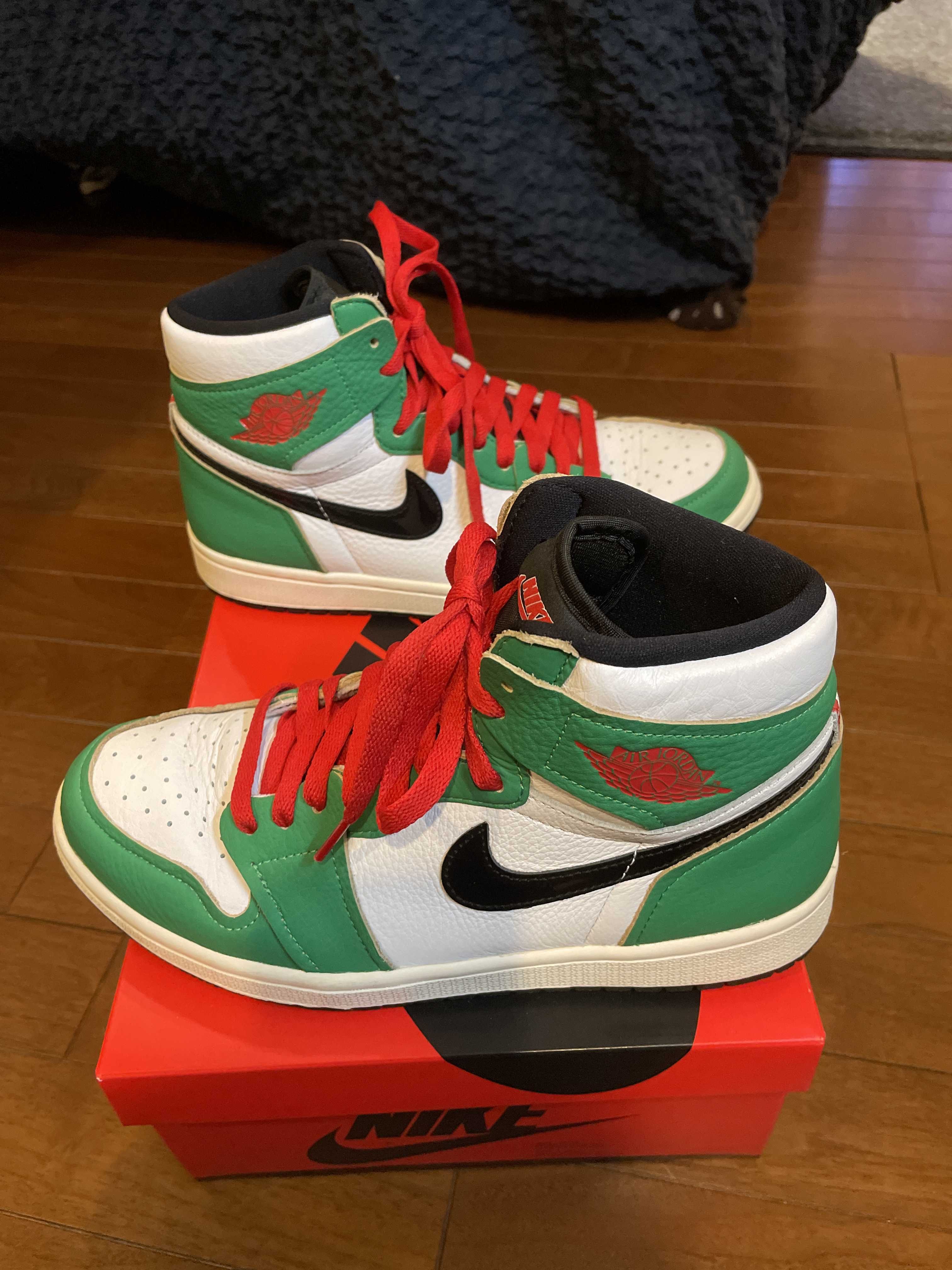 Nike Women's Air Jordan 1 High OG "Lucky Green/White-Sail-Black"