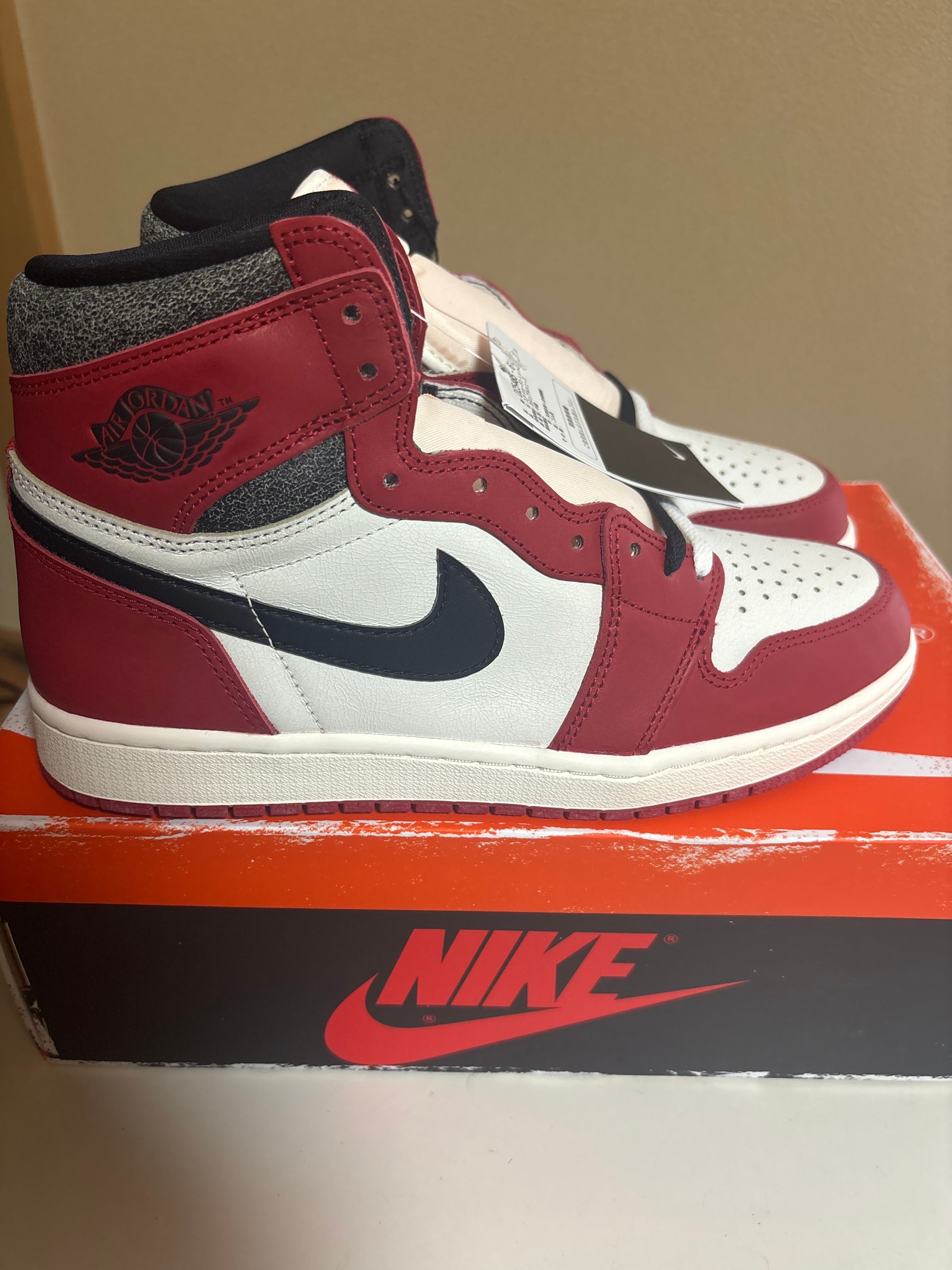 Nike Air Jordan 1 High OG "Lost & Found/Chicago"