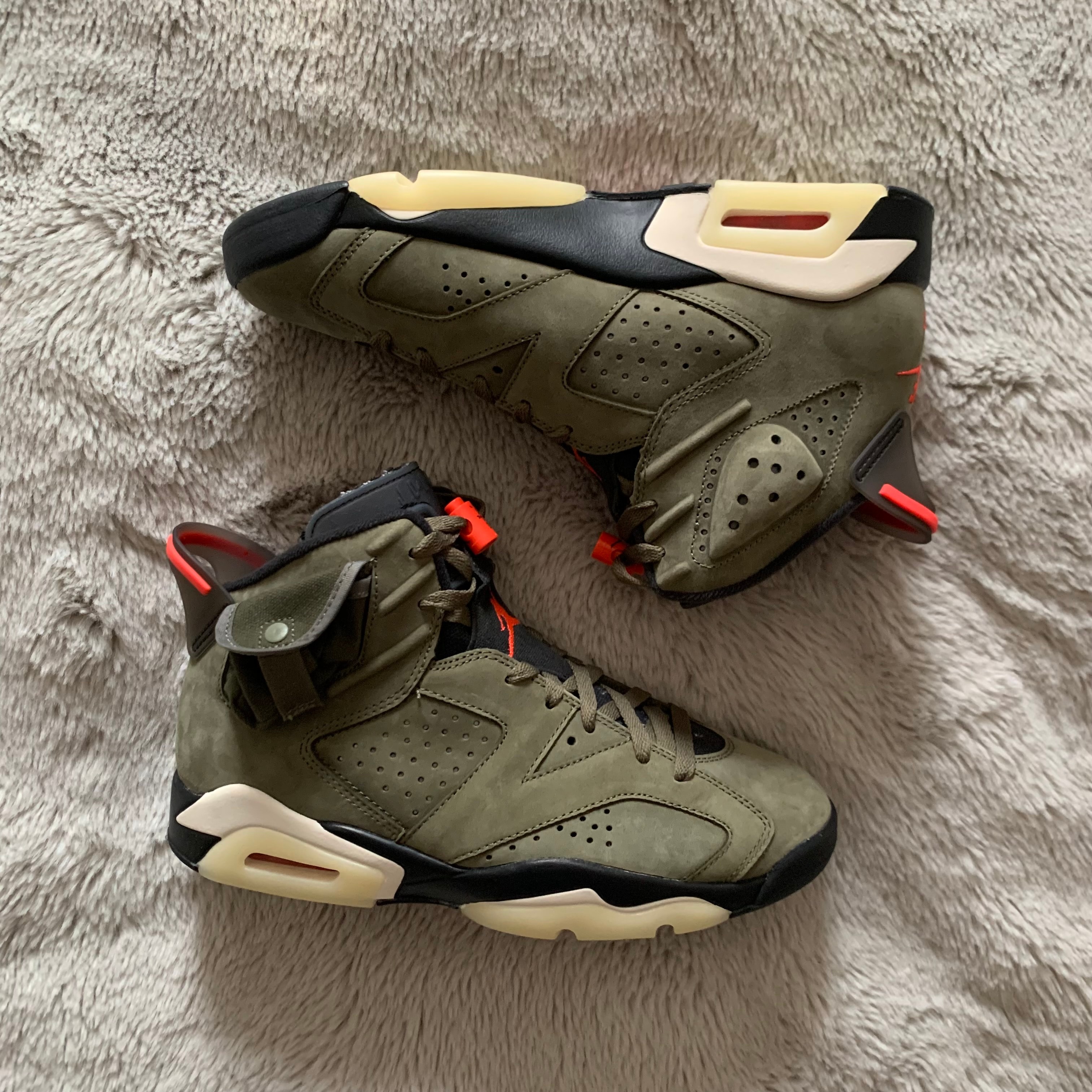 Travis Scott × Nike Air Jordan 6 Retro "Medium Olive"