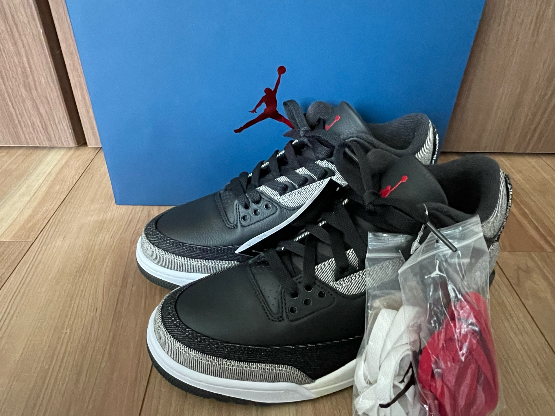 Levi's × Nike Air Jordan 3 Retro SP "Black and White" (LEVI'S Tab)