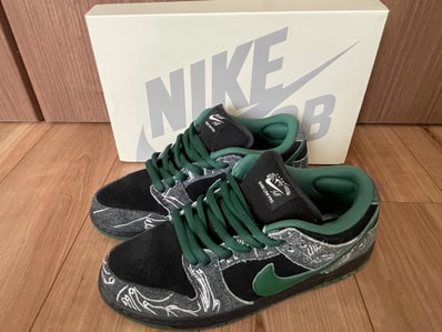 There Skateboards × Nike SB Dunk Low Pro "Anthracite and Gorge Green"