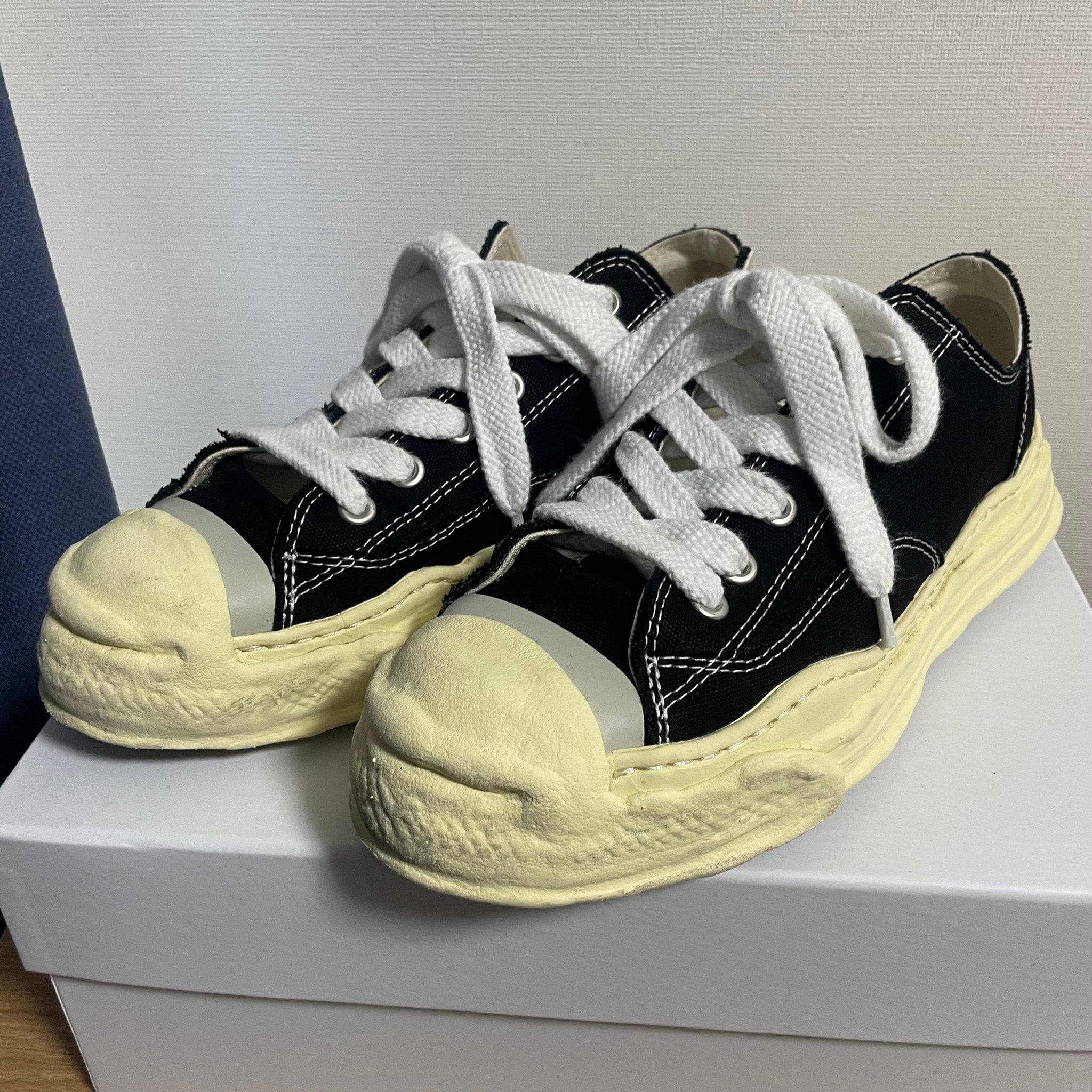 Maison MIHARA YASUHIRO HANK VL OG Sole Canvas Low-top Sneaker "Black"