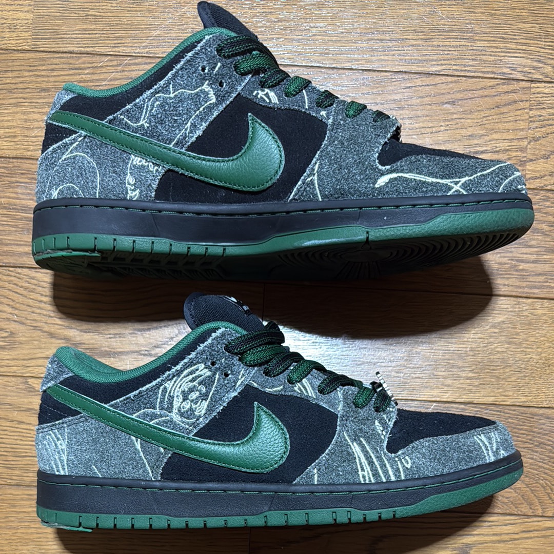 There Skateboards × Nike SB Dunk Low Pro "Anthracite and Gorge Green"