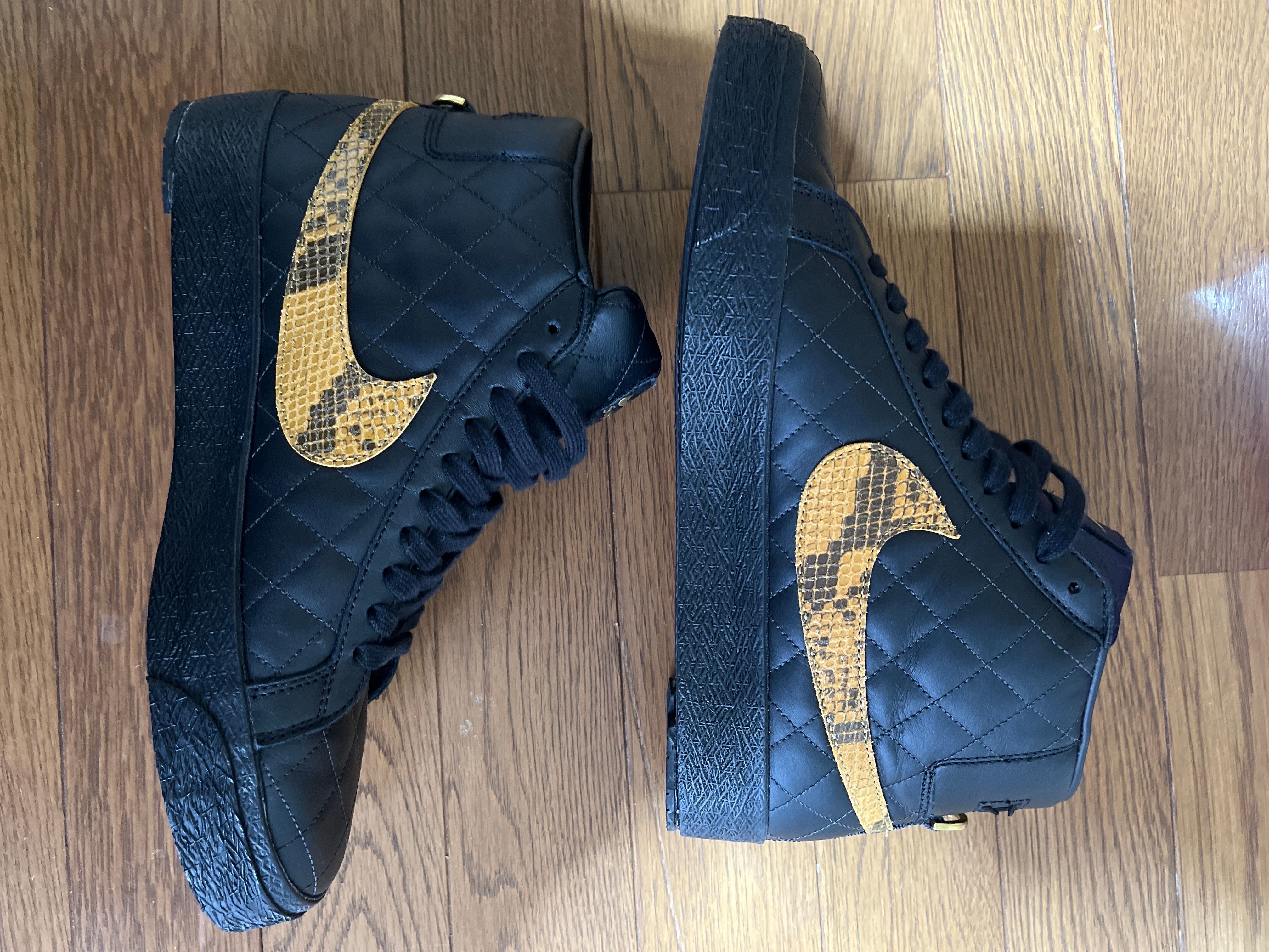 Supreme × Nike SB Blazer Mid "Black"