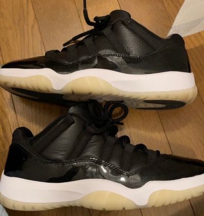 Nike Air Jordan 11 Low "72-10"