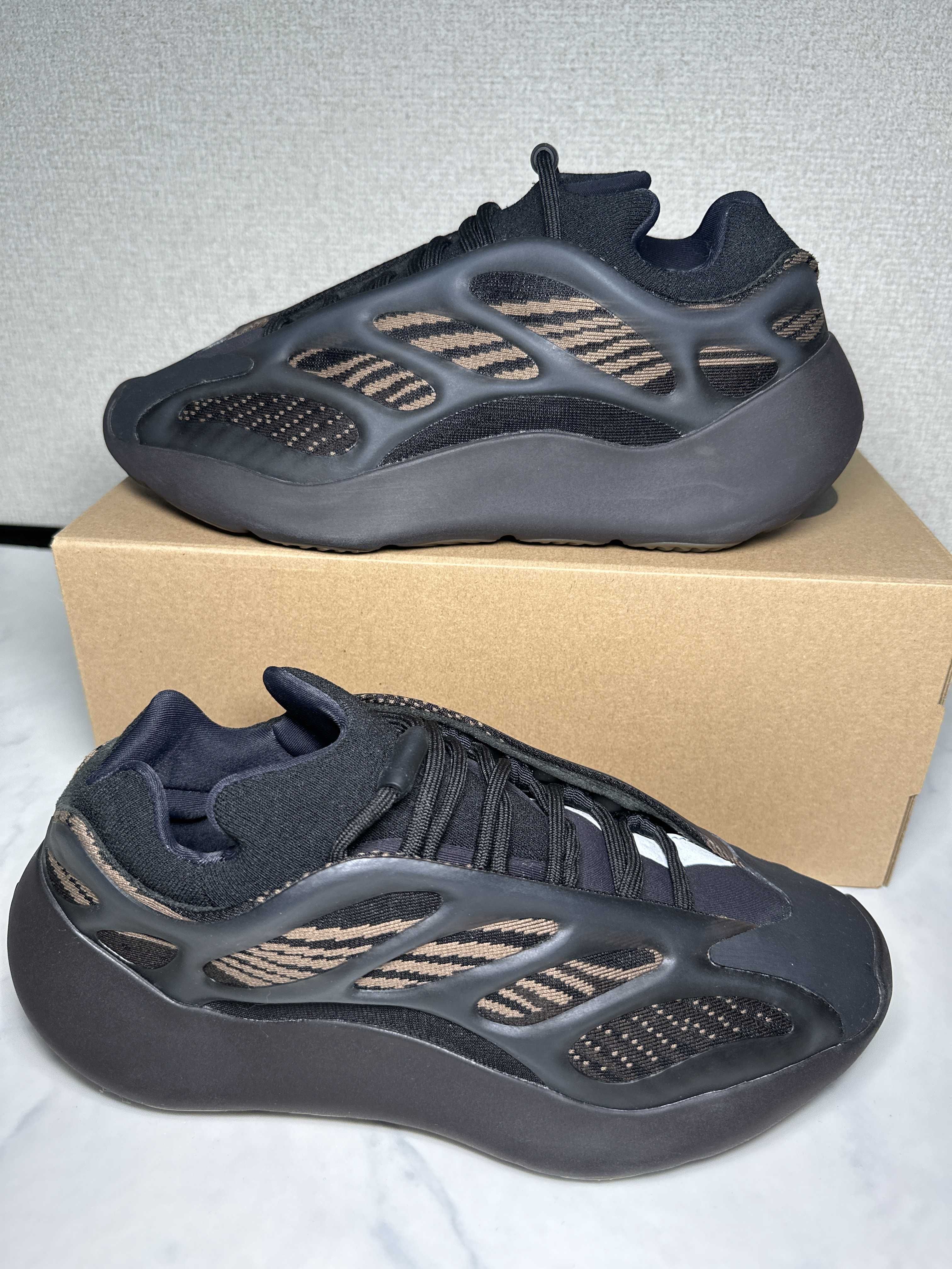 adidas YEEZY 700V3 "Clay Brown"