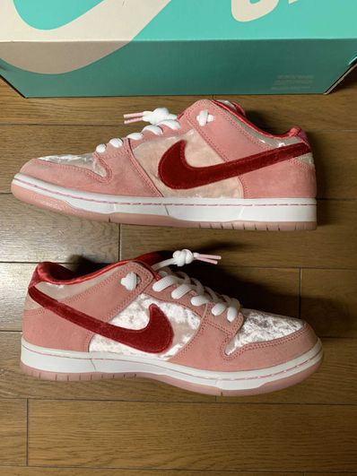 Strangelove × Nike SB Dunk Low "Valentine’s Day"