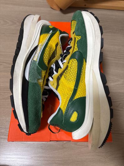 sacai × Nike Vapor Waffle "Tour Yellow/Stadium Green-Sail"