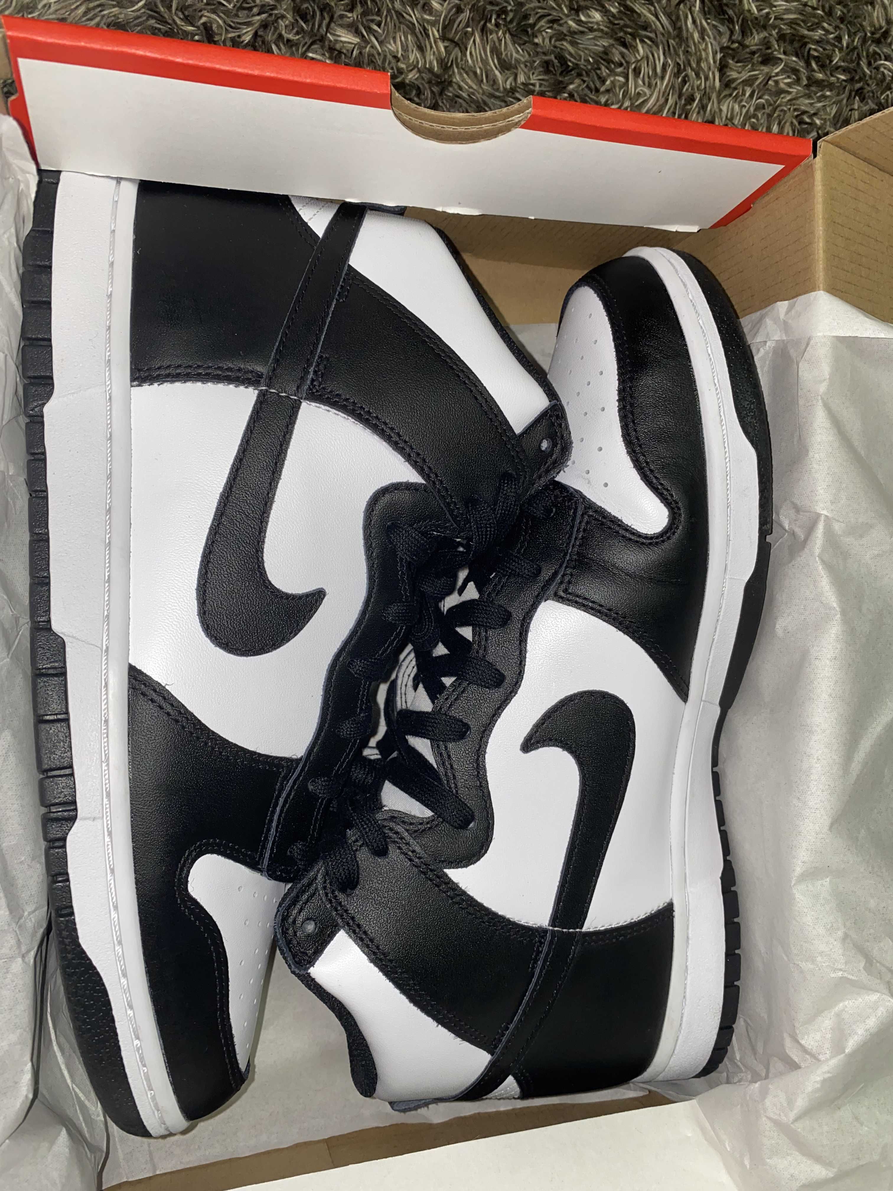 Nike Dunk High "Black and White"