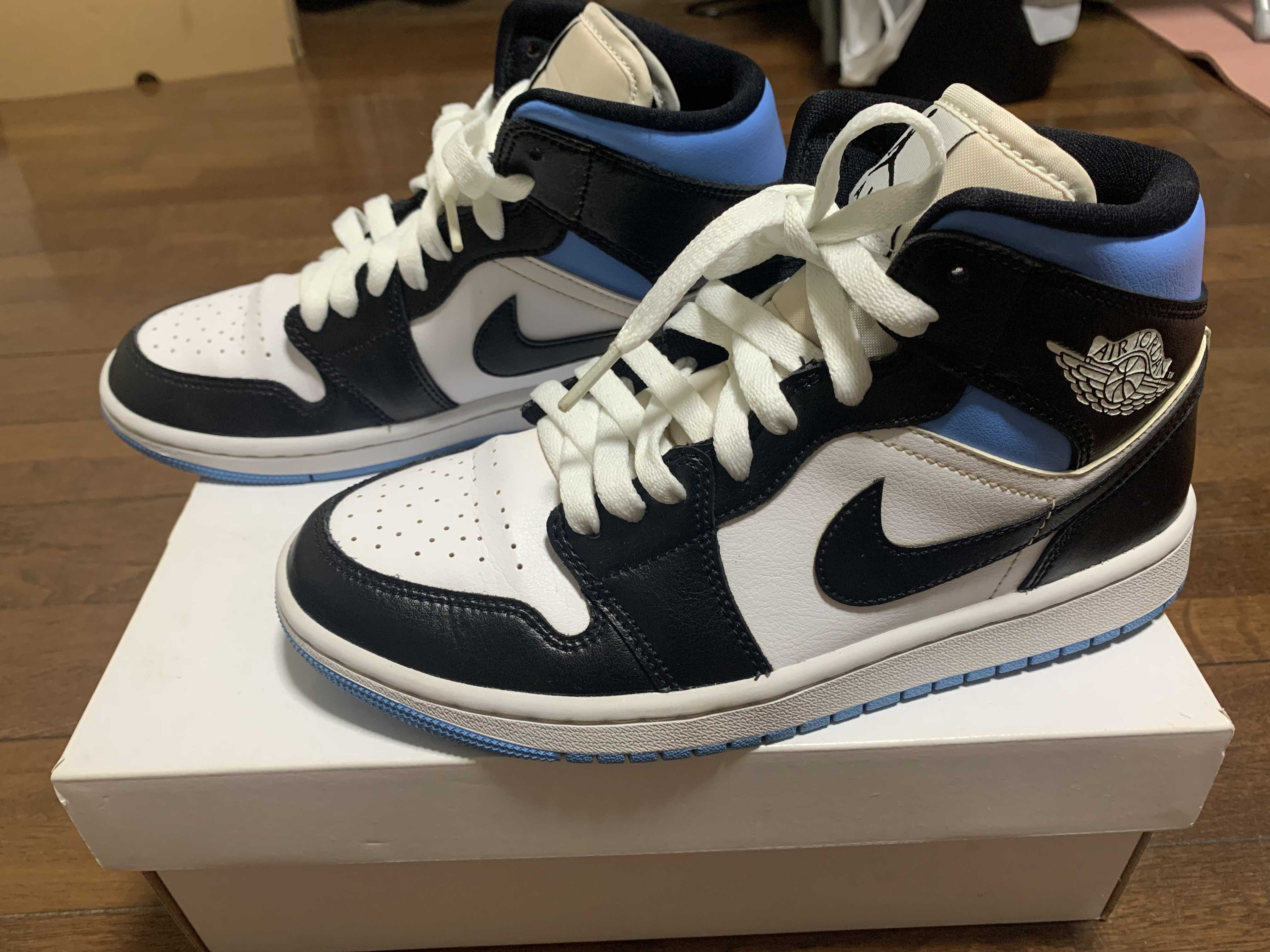 Nike Women's Air Jordan 1 Mid "Black/University Blue"