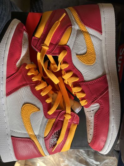 Nike Air Jordan 1 High OG "Light Fusion Red"