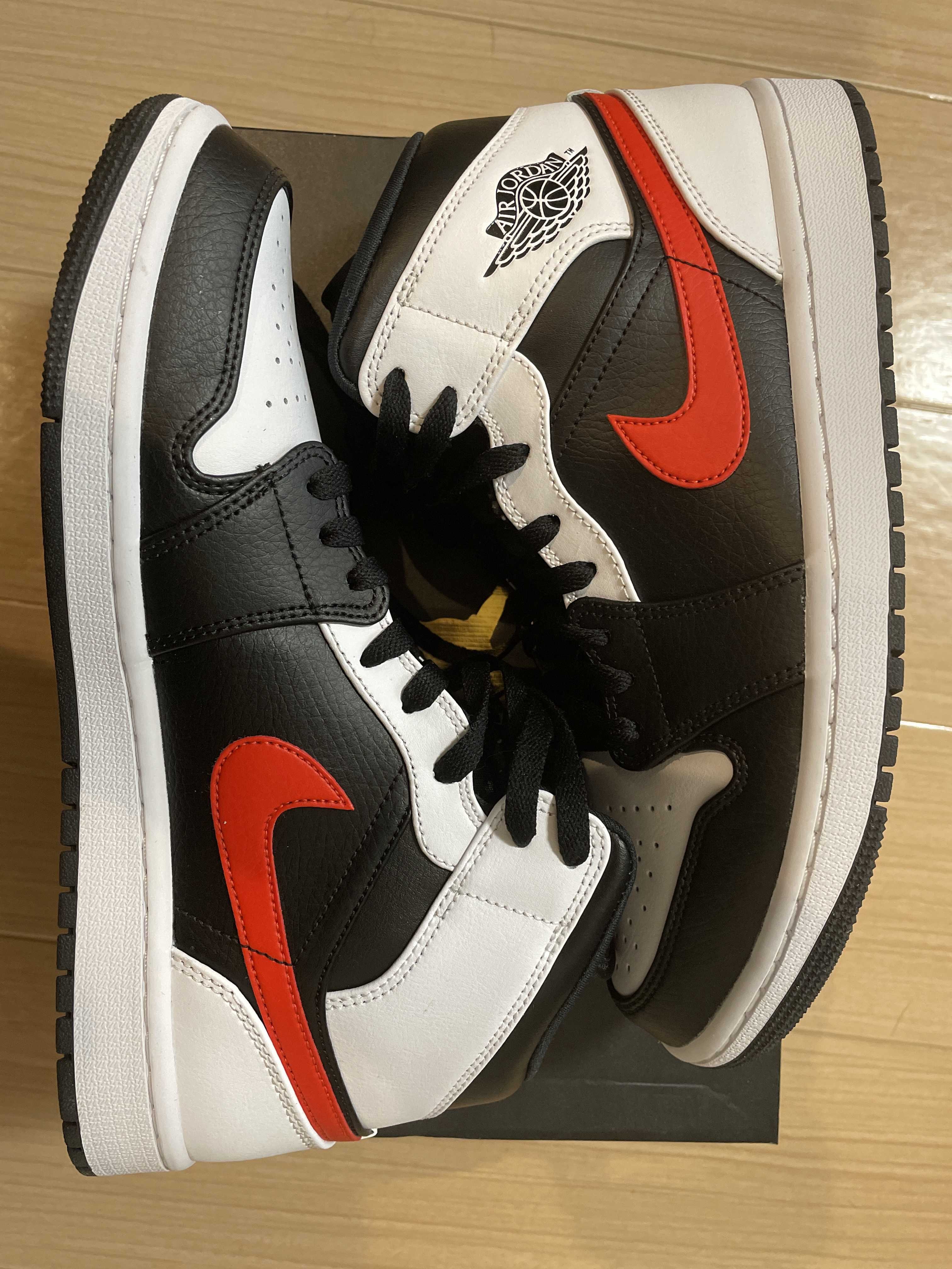 NIKE AIR JORDAN 1 MID "BLACK/CHILE RED/WHITE"