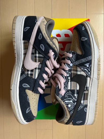 Travis Scott × Nike SB Dunk Low "Black/Parachute Beige"