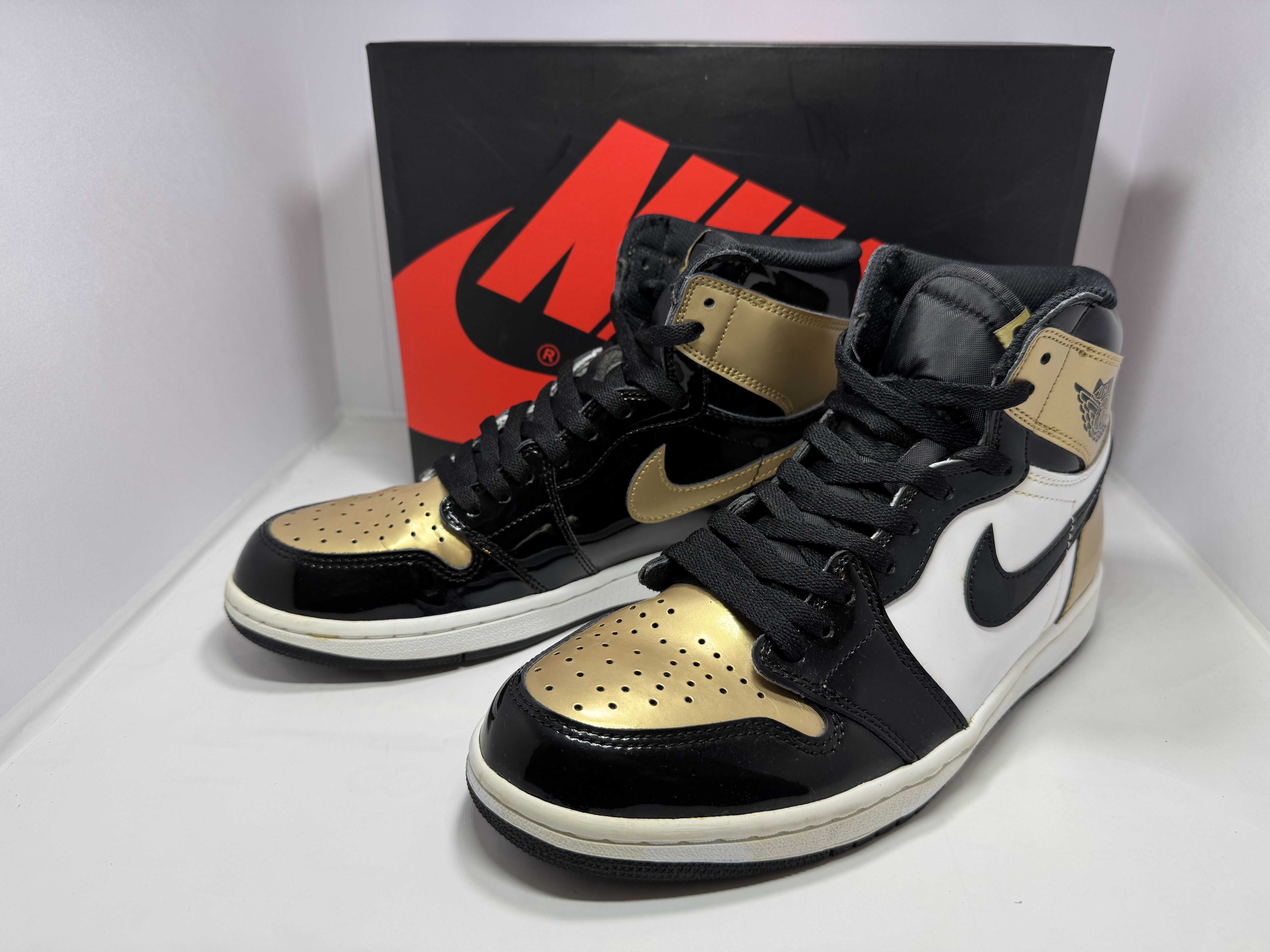 Nike Air Jordan 1 Retro High OG NRG "Gold Toe"