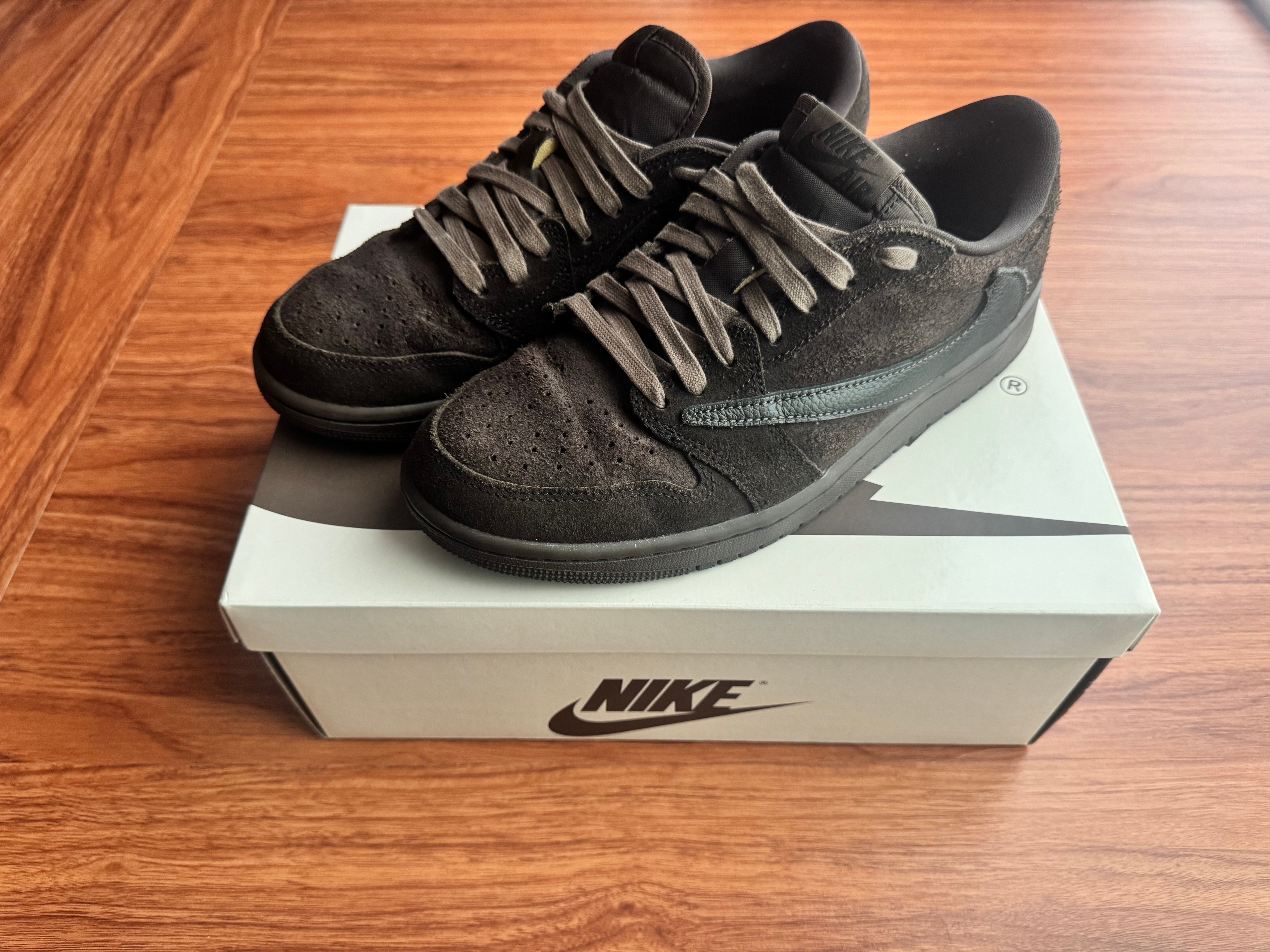 Travis Scott × Nike Air Jordan 1 Low OG SP "Velvet Brown and Dark Mocha"